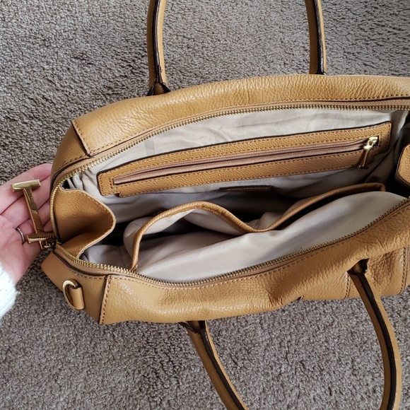 Isaac Mizrahi New York Camel Handbag Purse - Picture 3 of 7